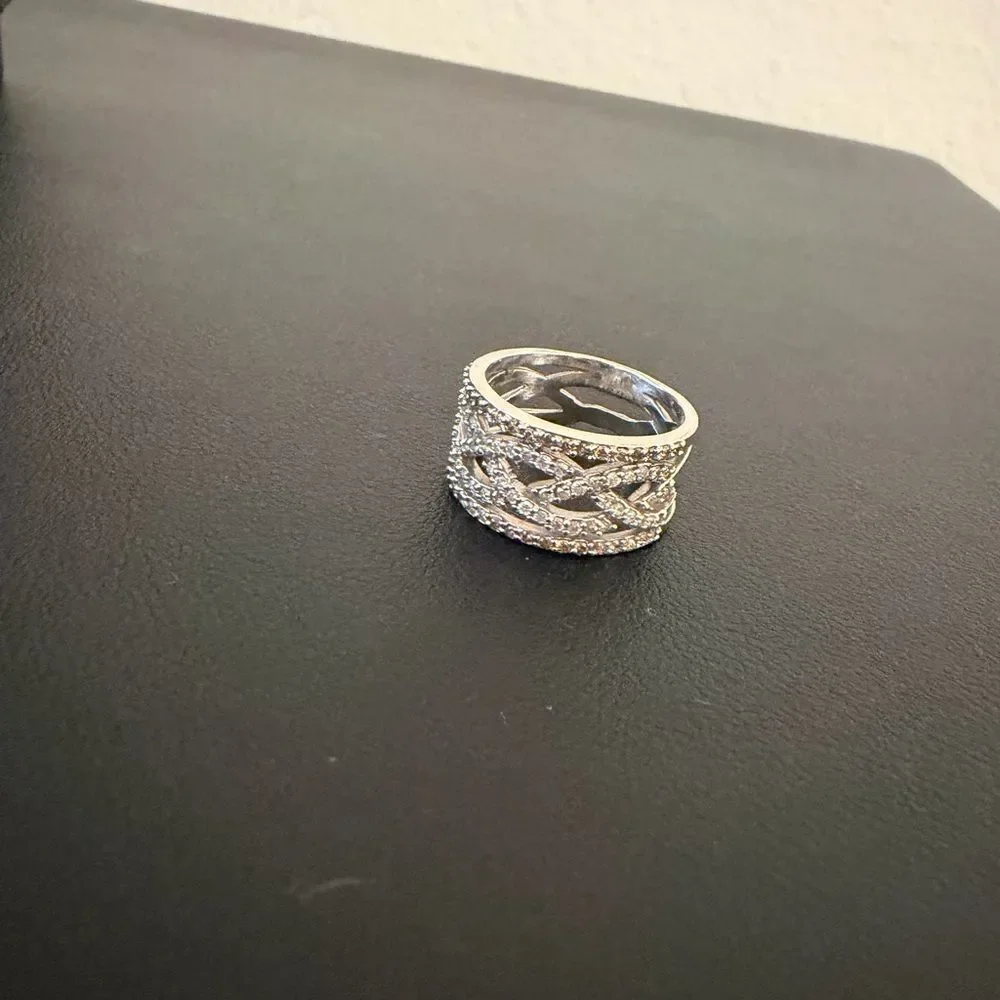 14K Solid Gold Diamond Ring, 0.77 Ctw, size 9.25, 8.20 grams of 14k gold